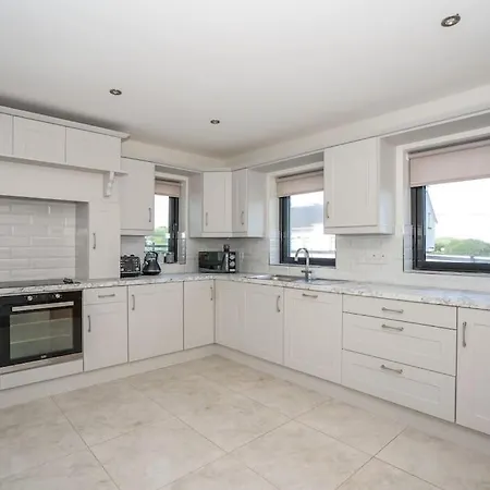 Teach Tra Murvagh Nyaraló *